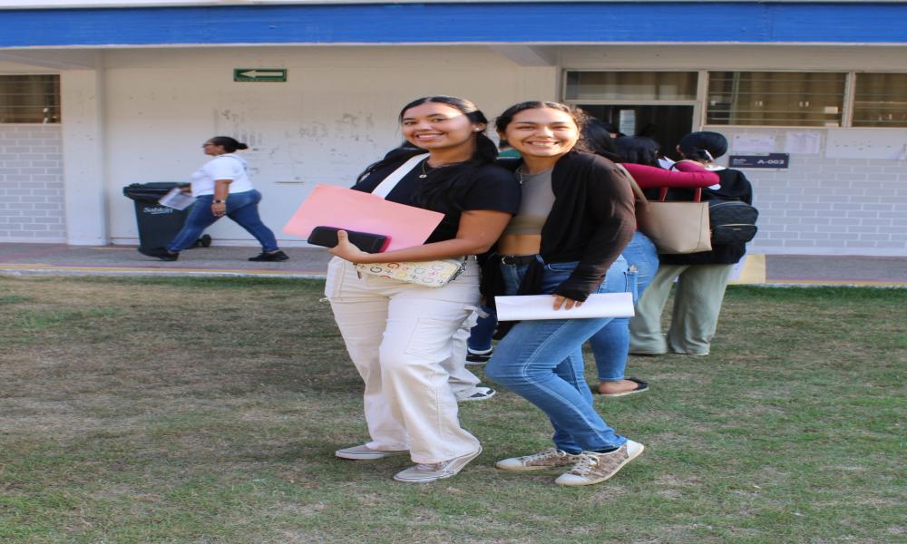 Alumnos aseguran que el examen EGEL Plus CENEVAL es una gran oportunidad para titularse