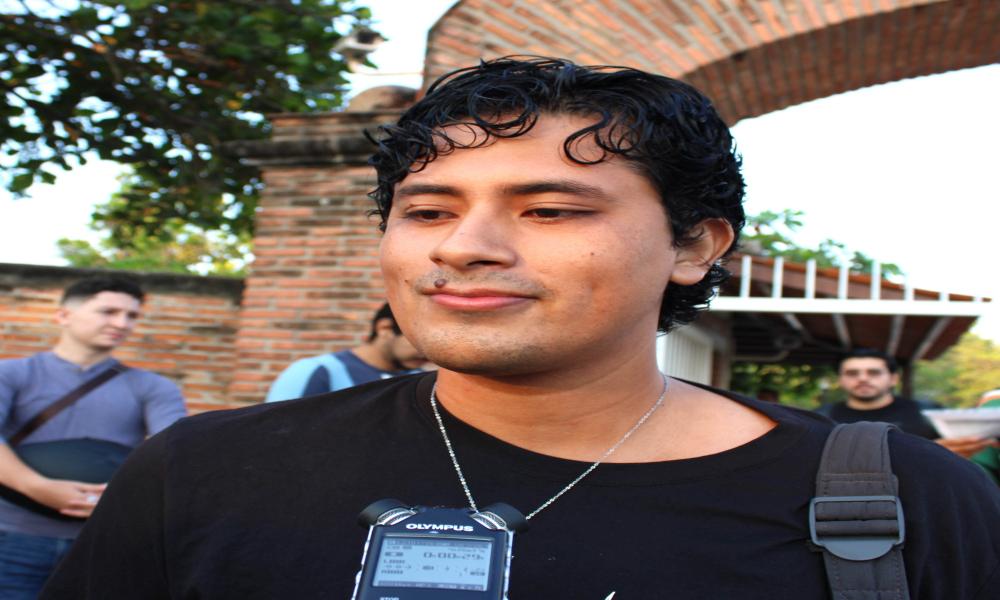 Alumnos aseguran que el examen EGEL Plus CENEVAL es una gran oportunidad para titularse