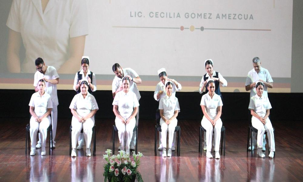 Con elegancia y alegría se realizó la imposición de cofias y galones de alumnos de Enfermería