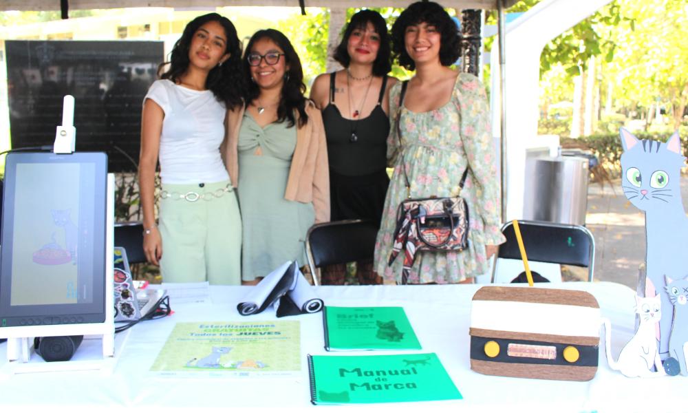 Presentan estudiantes de Diseño en la Comunicación Gráfica sus proyectos de fin de semestre