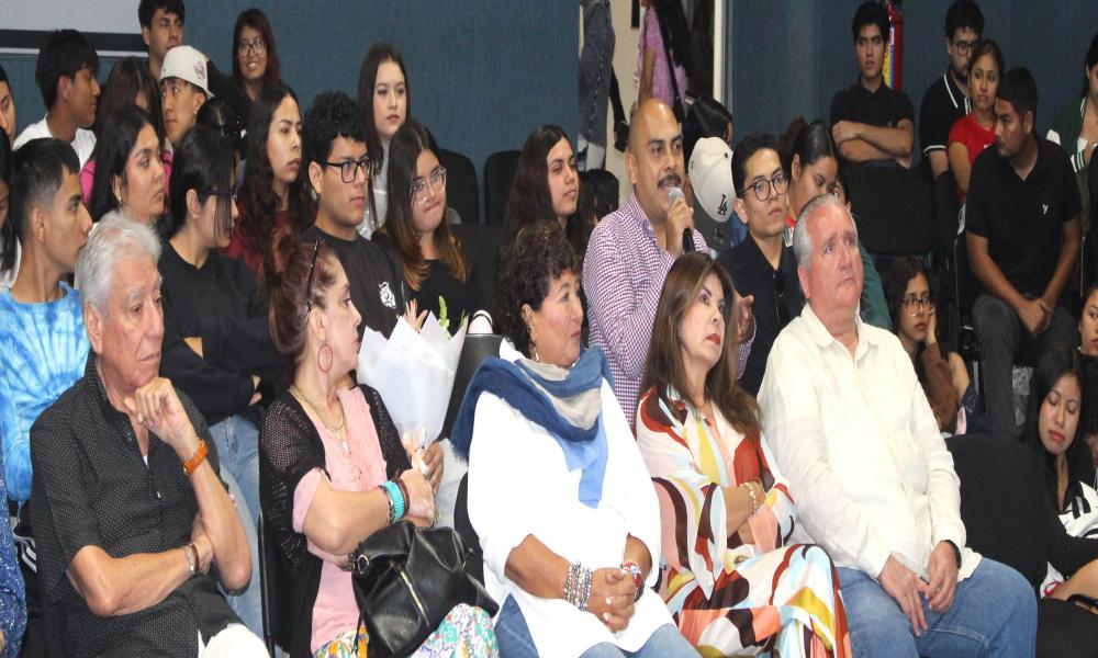 Imparten Conferencia: “Homo Turisticus y su huella en Puerto Vallarta”