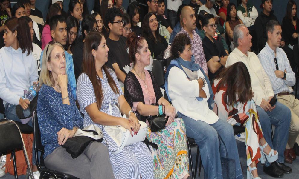 Imparten Conferencia: “Homo Turisticus y su huella en Puerto Vallarta”