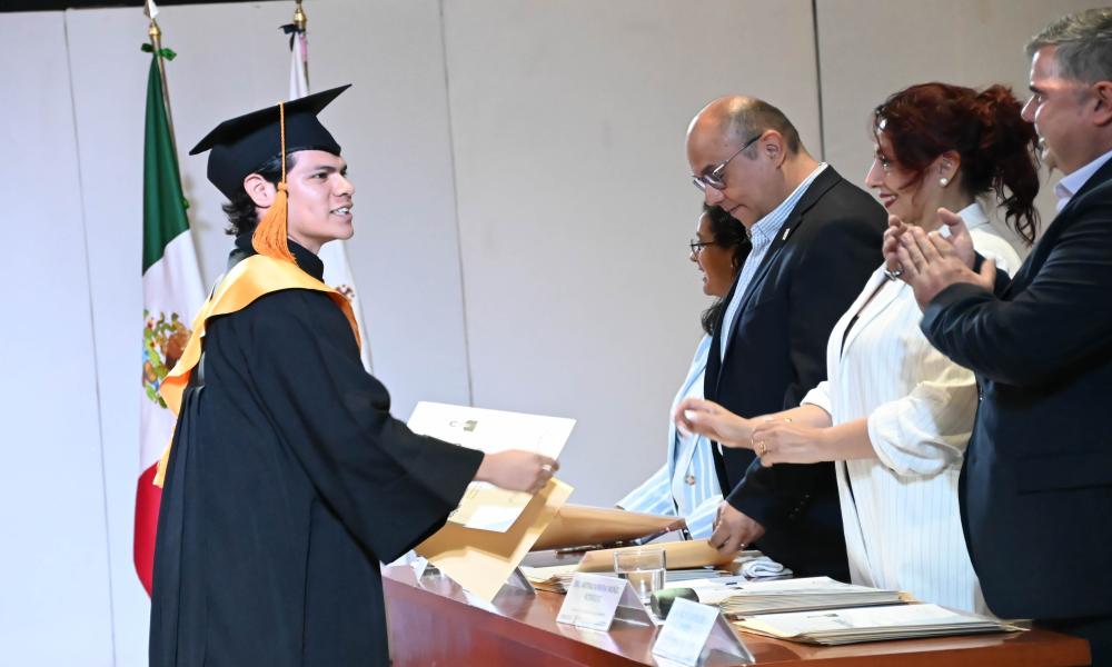Egresan 53 nuevos licenciados en Derecho de la Universidad de Guadalajara en Puerto Vallarta