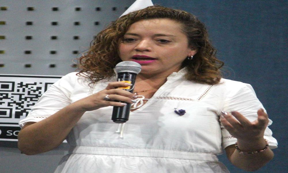 Imparten conferencia “Desaprendiendo para Transformar: Feminismos e Interseccionalidad del Aula a la Sociedad”