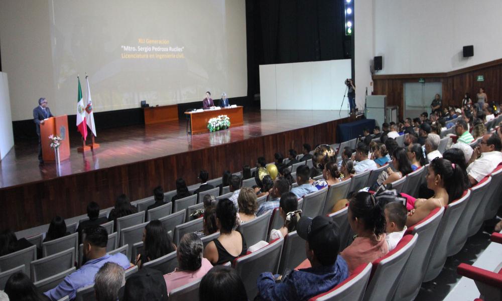 Acto Académico de la XLI Generación de Ingeniería Civil del CUCosta