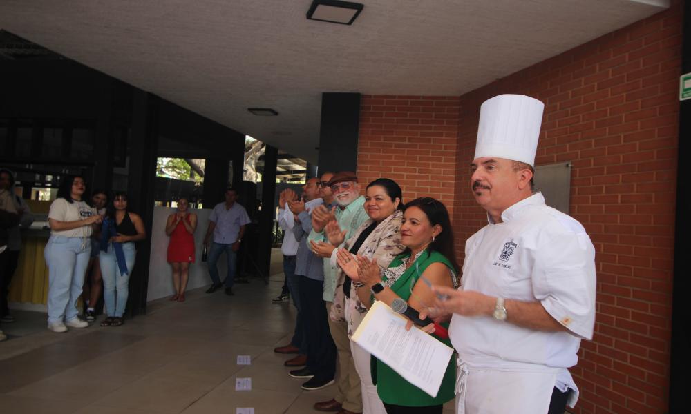 Deja Dr. Jorge Téllez López en funciones el Centro Cultural y Mercado Escuela del CUCosta