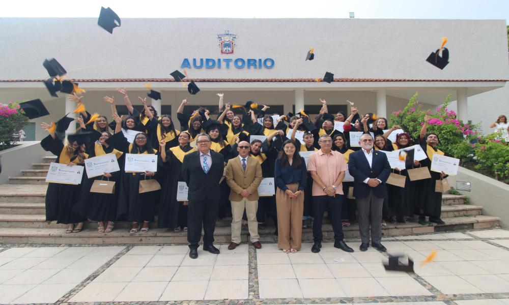 Egresan 32 nuevos Licenciados en Psicología del CUCosta