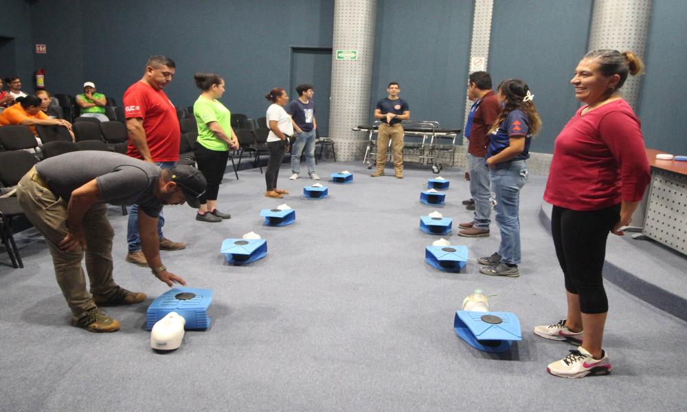 Conforman brigadas internas de Protección Civil en CUCosta con capacitación especializada