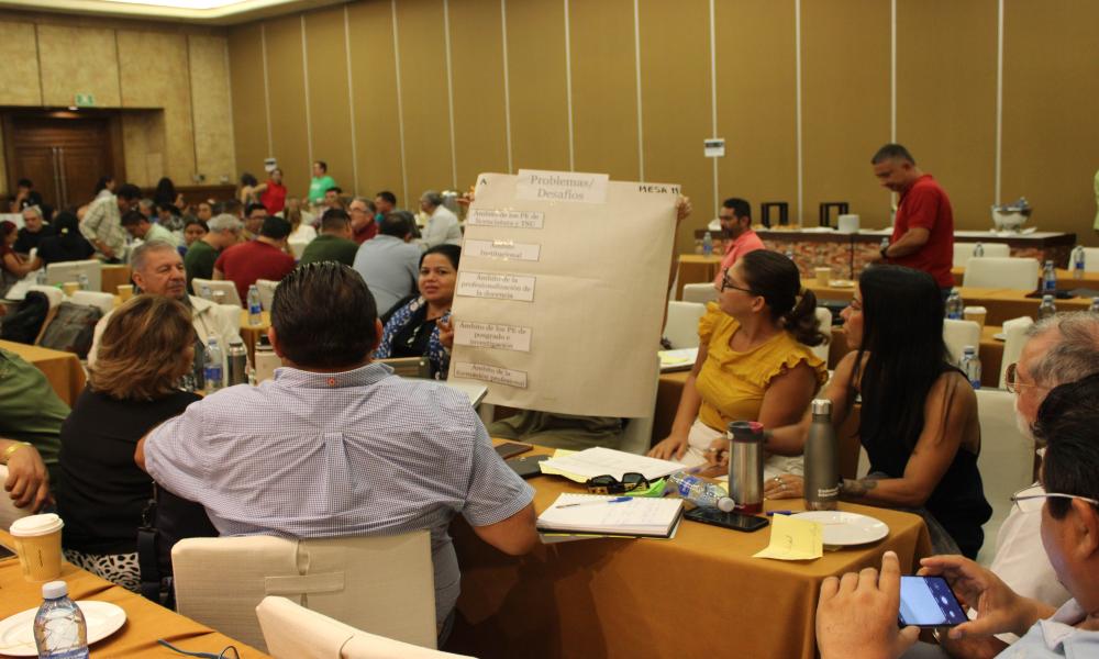 Docentes del CUCosta analizan futuro de la educación superior con enfoque integral y regional