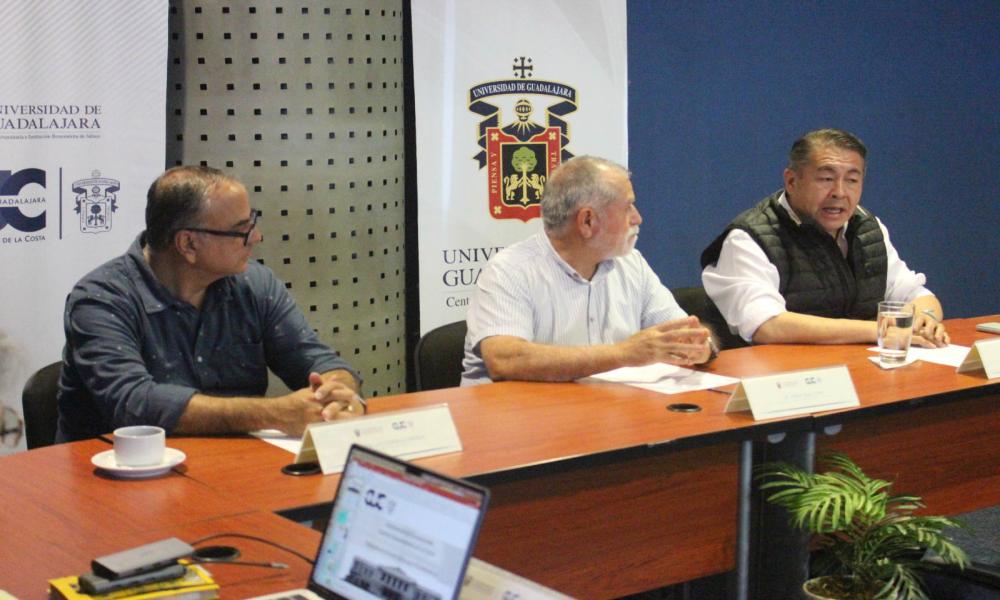 Autoridades universitarias presentan proyectos académicos de interés para industriales