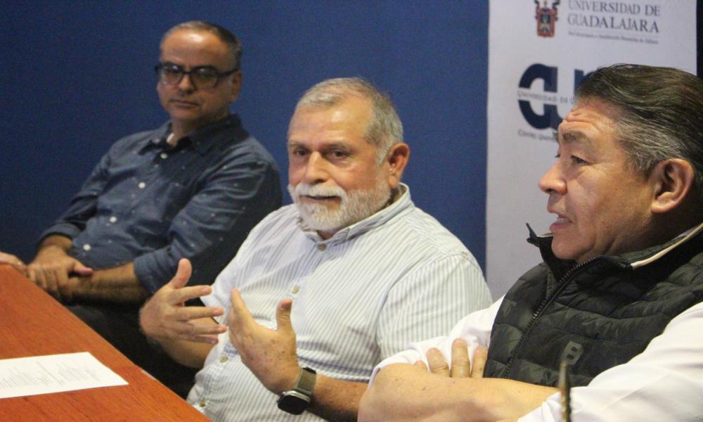 Autoridades universitarias presentan proyectos académicos de interés para industriales