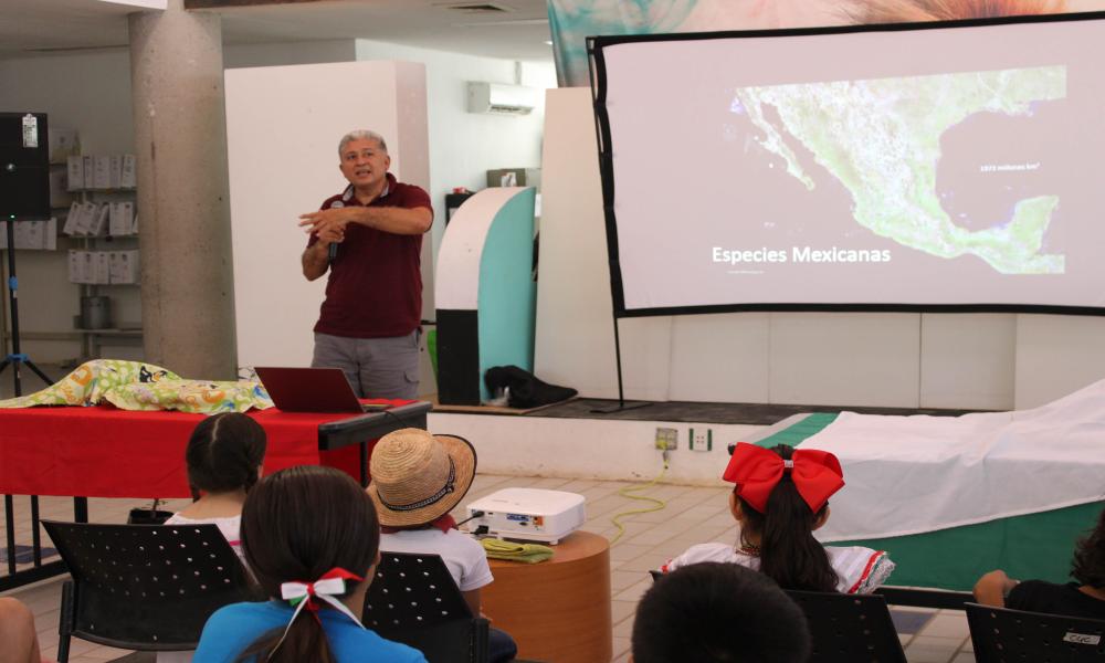 Niñas, niños y adolescentes participan en el “Viernes Creativo CUCosta