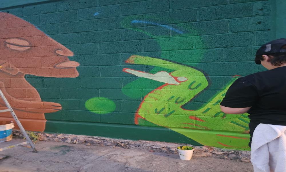 Estudiantes del CUCosta transforman espacios con murales por la paz y la cultura