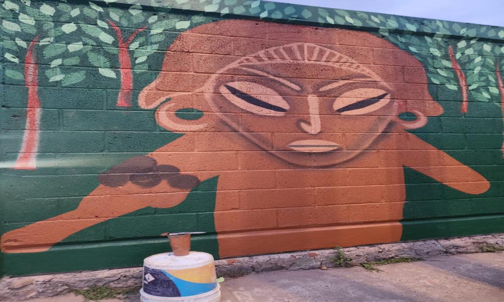 Estudiantes del CUCosta transforman espacios con murales por la paz y la cultura