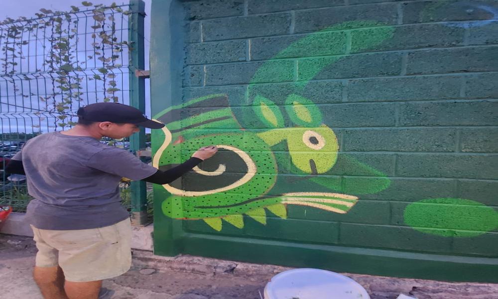 Estudiantes del CUCosta transforman espacios con murales por la paz y la cultura