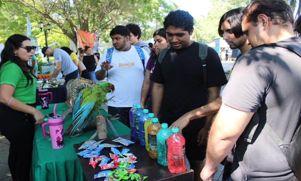 Celebra CUCosta el Día Mundial de los Animales con la Feria Ambiental
