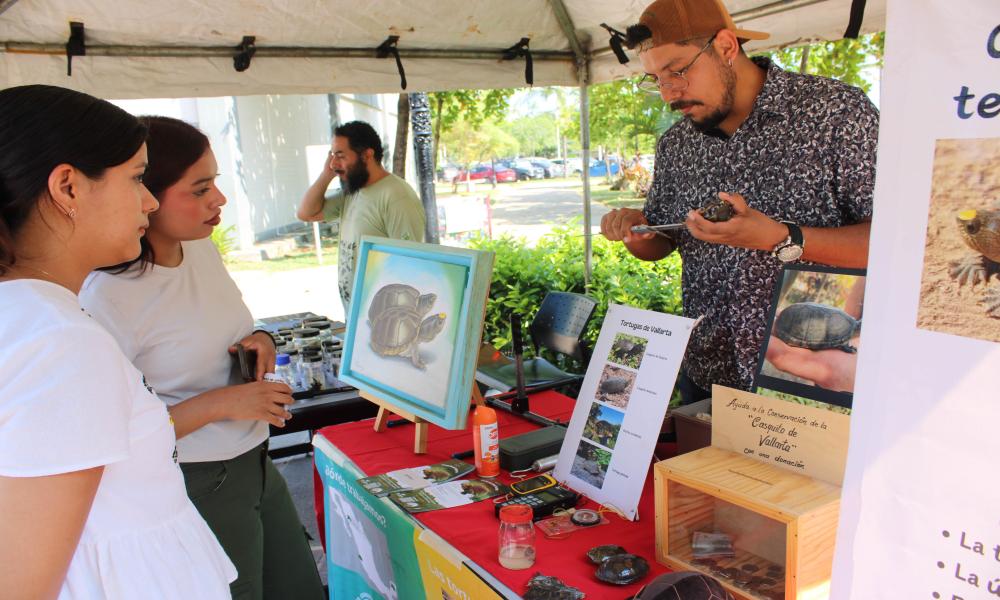 Celebra CUCosta el Día Mundial de los Animales con la Feria Ambiental