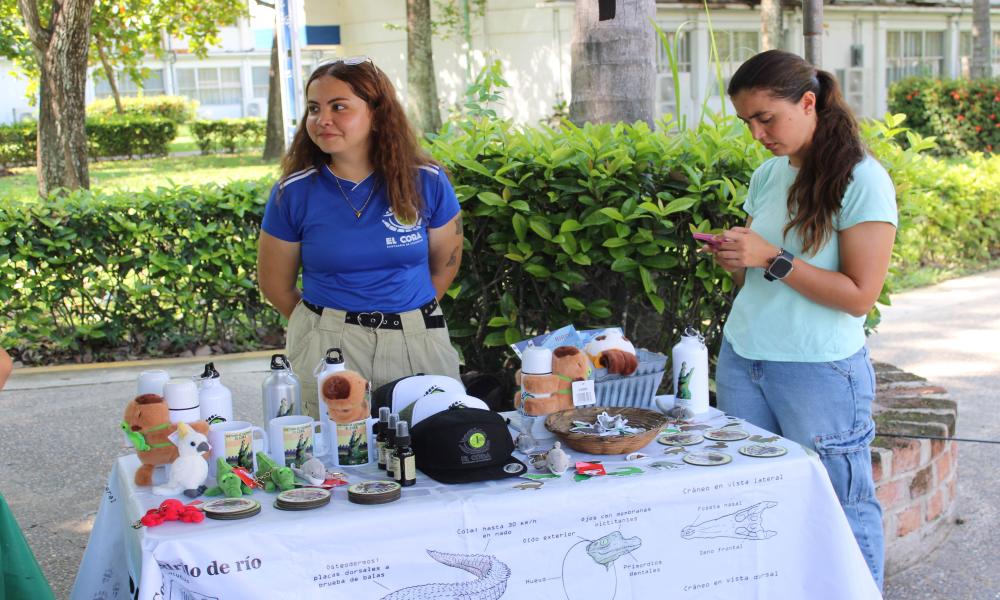 Celebra CUCosta el Día Mundial de los Animales con la Feria Ambiental