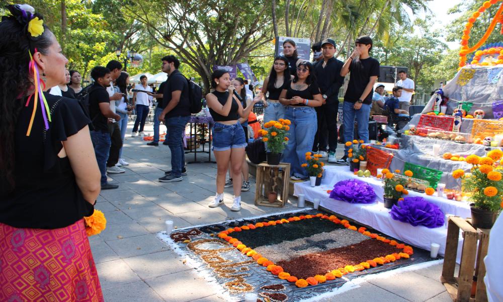 CUCosta conmemora el Día de Muertos con actividades académicas y culturales