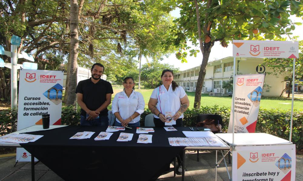 Feria del Empleo en el CUCosta acerca a estudiantes a oportunidades laborales - IDEFT