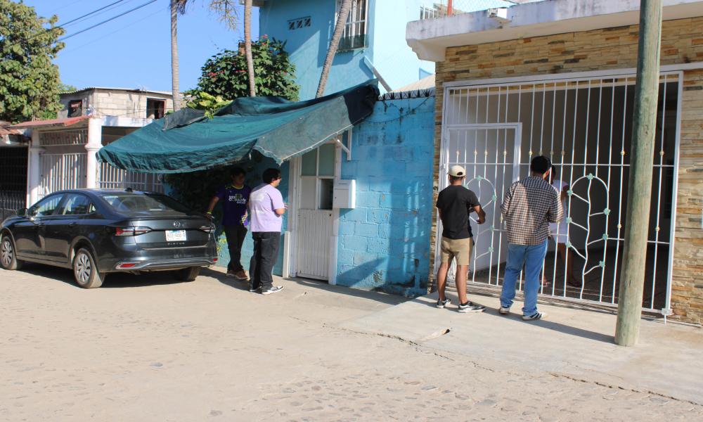 Comunidad universitaria del CUCosta y del CUSur se une en apoyo a familias afectadas por las inundaciones en Villas de Ixtapa