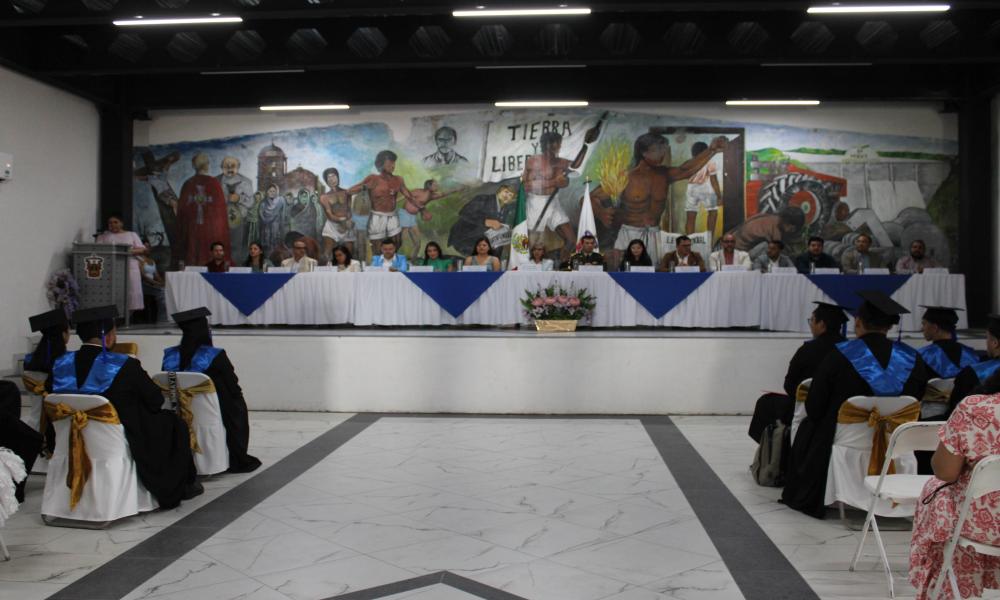 Se gradúan 17 nuevos profesionales en la Sede Tomatlán del CUCosta