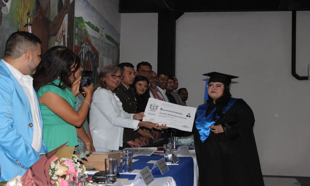 Se gradúan 17 nuevos profesionales en la Sede Tomatlán del CUCosta