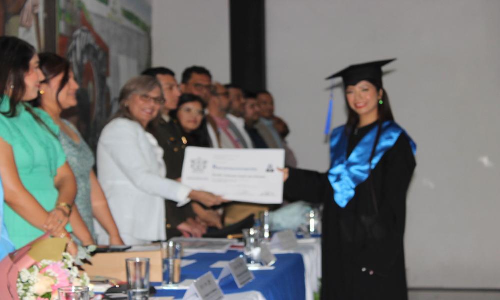 Se gradúan 17 nuevos profesionales en la Sede Tomatlán del CUCosta