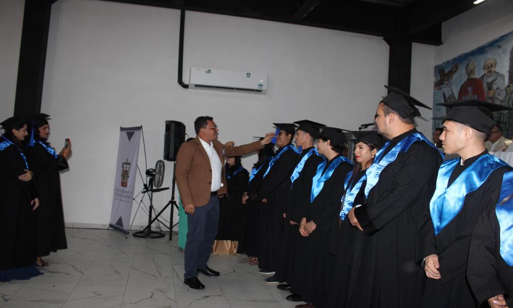 Se gradúan 17 nuevos profesionales en la Sede Tomatlán del CUCosta
