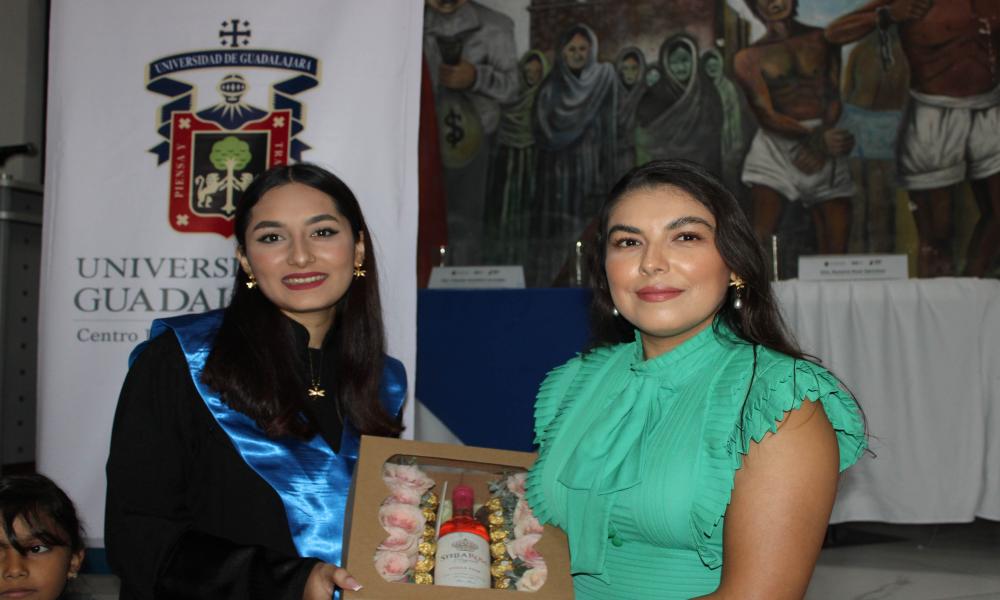 Se gradúan 17 nuevos profesionales en la Sede Tomatlán del CUCosta