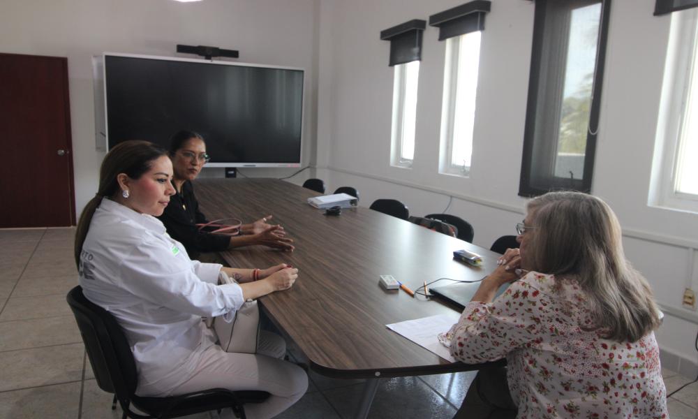 Fortalecen vínculo entre el CUCosta y el Instituto Municipal de la Mujer de Puerto Vallarta