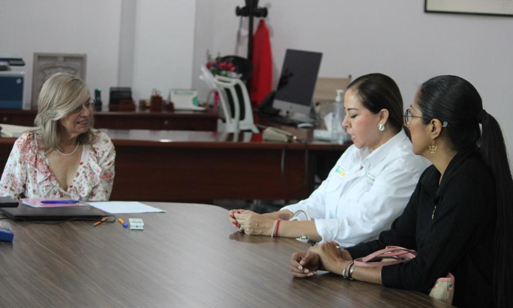 Fortalecen vínculo entre el CUCosta y el Instituto Municipal de la Mujer de Puerto Vallarta