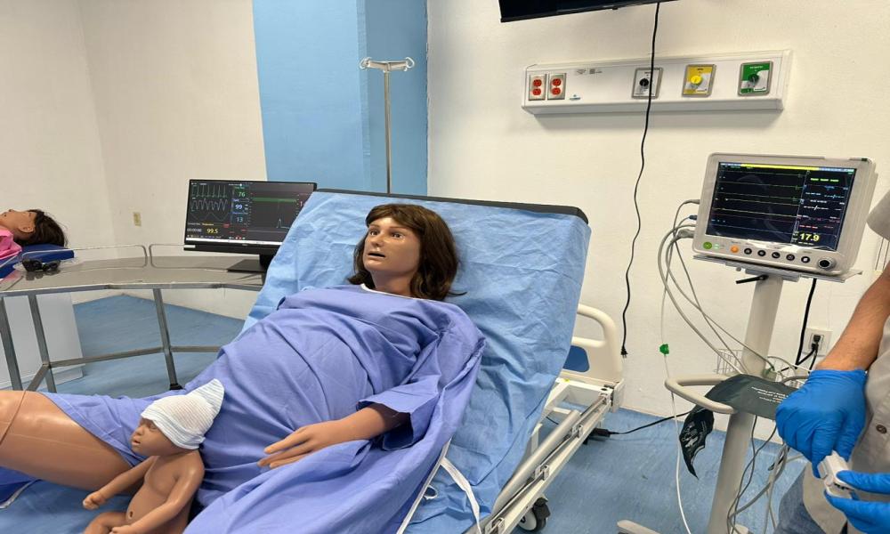Simulador de parto de alta fidelidad denominado Victoria,