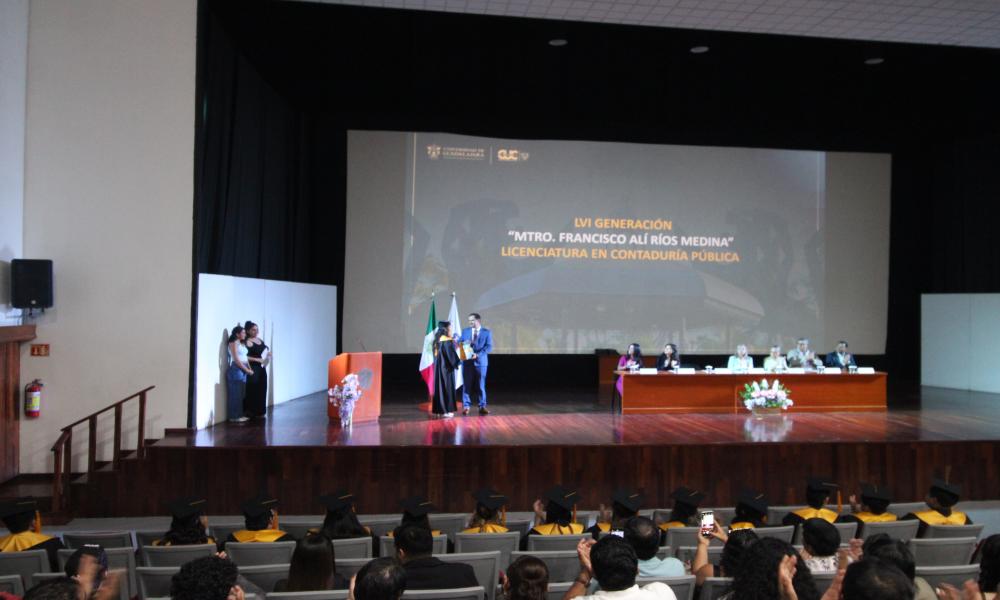 CUCosta celebra acto académico de la LVI Generación de la Licenciatura en Contaduría Pública