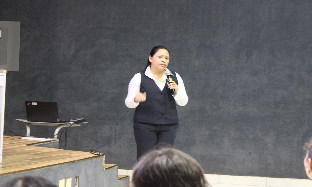 Capacitan a 150 estudiantes del CUCosta para fortalecer campaña de vacunación contra el sarampión en Puerto Vallarta