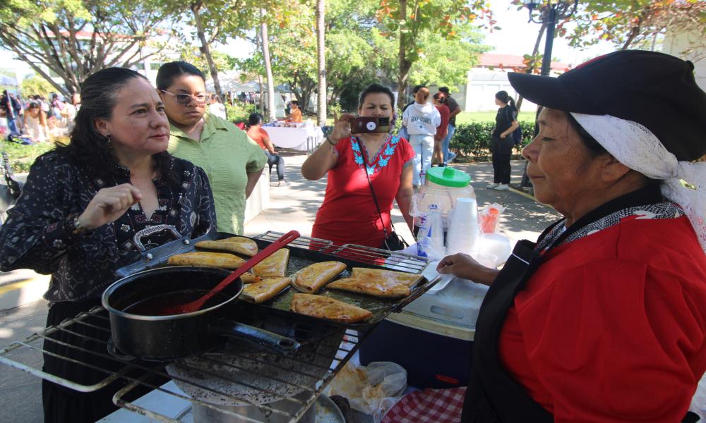 Inicia el Festival “Raíces Vivas: Arte, Lengua y Tradición” en el CUCosta