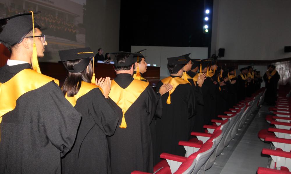 Concluyen su formación 33 nuevos ingenieros civiles del Centro Universitario de la Costa
