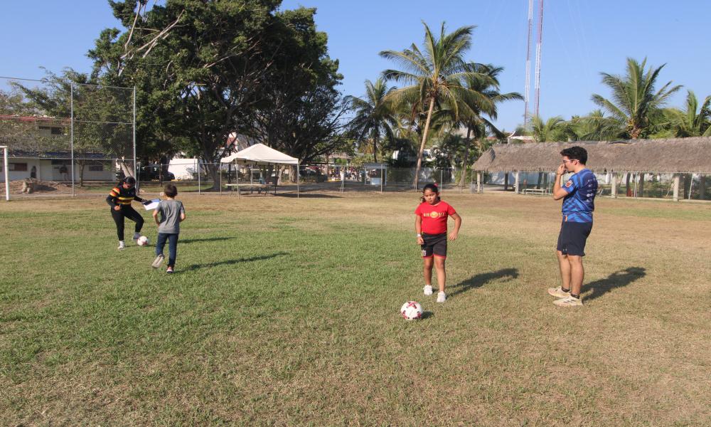 CUCosta participa en la Segunda Jornada de Tequios 2026 con actividades deportivas y alta convocatoria