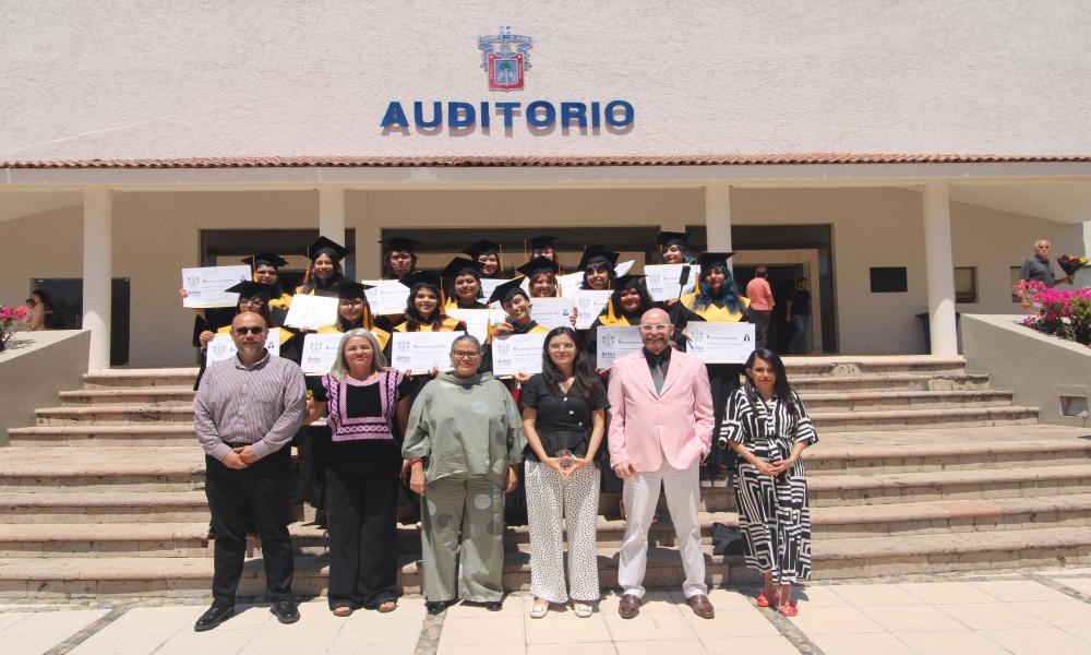 Arte, diseño y éxito: así se graduó la nueva generación de CUCosta