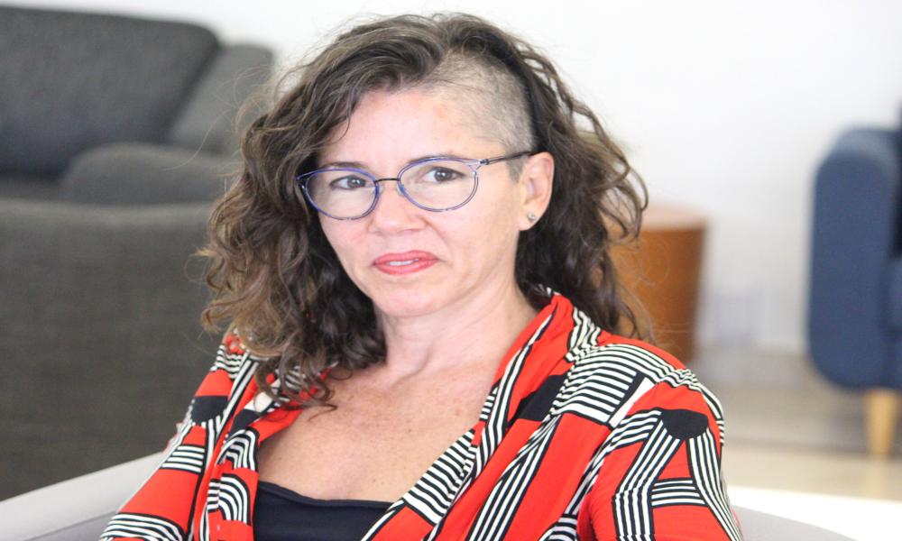Eliza Capai es reconocida con la “Iguana de Oro” durante la clausura del FICPV 26