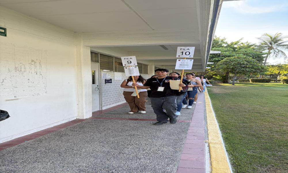 Más de 544 estudiantes presentaron el examen EGEL-CENEVAL en el Centro Universitario de la Costa
