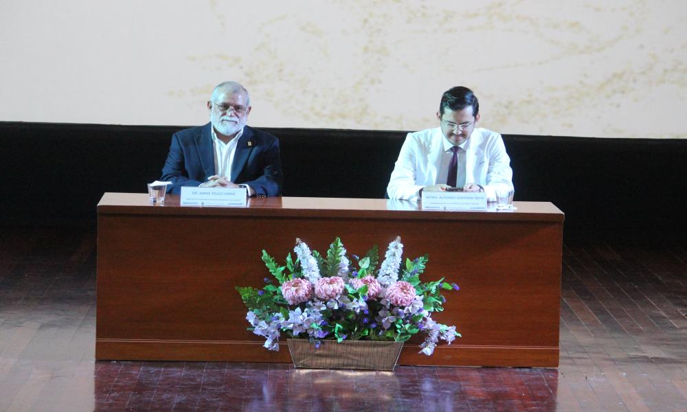 Realizan Ceremonia de Imposición de Batas a estudiantes de Médico Cirujano y Partero en el CUCosta