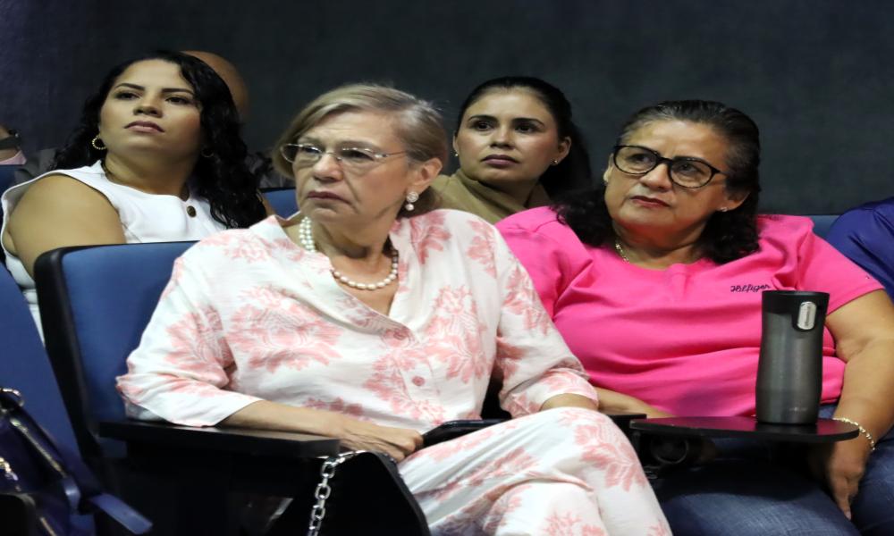 Nuevos desafíos de la justicia impulsan la actualización docente en el CUCosta