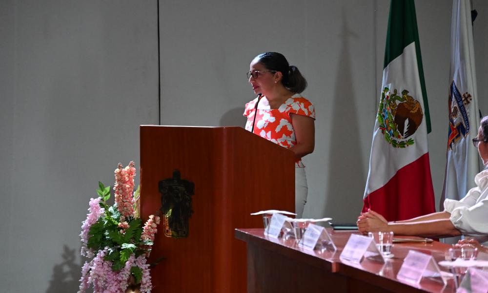Reconoce UdeG a 48 universitarios por 20, 25 y 30 años de trayectoria en el CUCosta