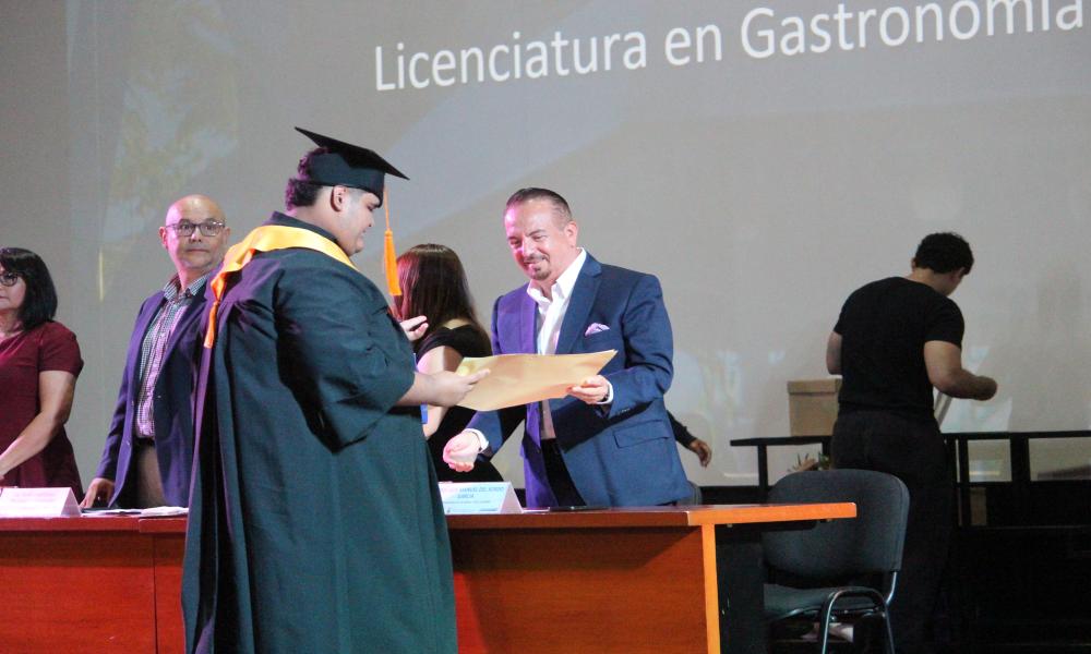 CUCosta celebra doble acto académico 