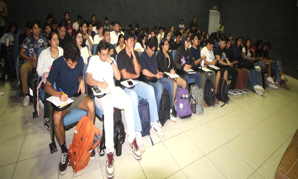 Estudiantes del CUCosta participan en el 21º Congreso Internacional de Contaduría Pública
