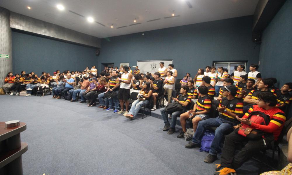 Abanderan a la Delegación Intercentros CUCosta 2026,