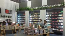 Presenta CUCosta nueve libros en FIL