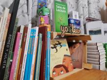 CUCosta dona libros a promotores de lectura “Letras Navegantes”