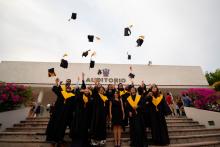 Egresa generación de la licenciatura en Artes Visuales del CUCosta